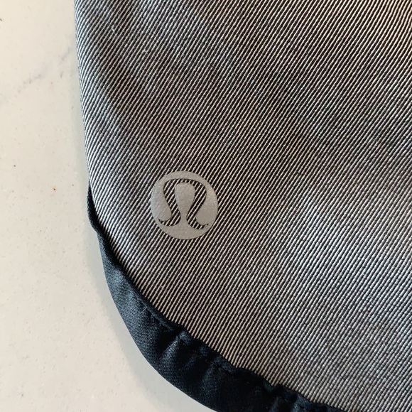 lululemon Varsity Shorts Unlined Grey/Black Sz4 - Picture 8 of 10